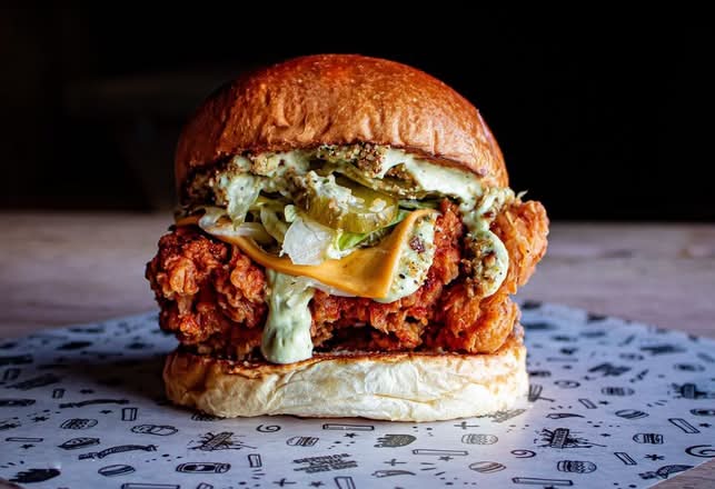 Little Semi Burger incl. free side