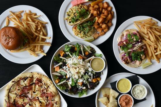 Stardust Bar + Kitchen