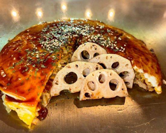 お好み焼きと鉄板焼きのお店】秋月 【Okonomiyaki and Teppanyaki