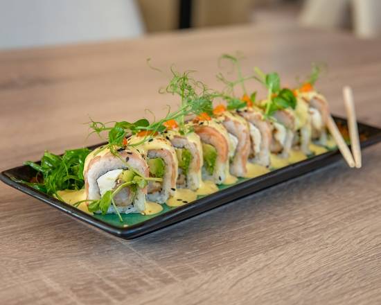 Salmon Ahumado Roll