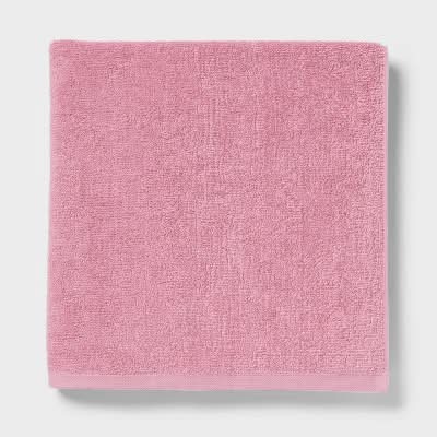 Room Essentials Everyday Bath Towel, Pink