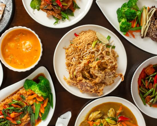 Chat Thai Restaurant (2592 Quarry Lake Dr)