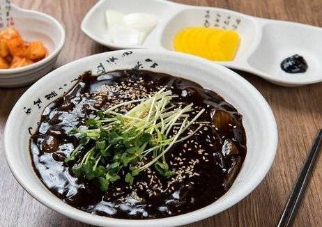 Vegetable Ja Jang Myun (야채간짜장 / 蔬菜炸酱面)