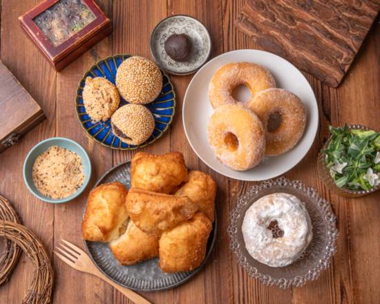 阿響鮮奶脆皮甜甜圈，雙胞胎(中華電信旁)