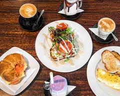 Corner Table Cafe by Alex & Michelle (Kooringal)