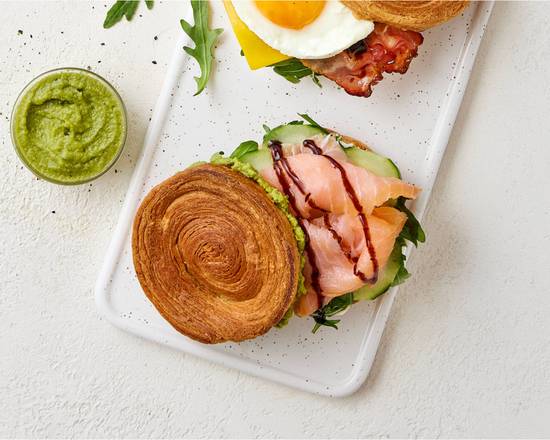 Roll Salmão e Guacamole
