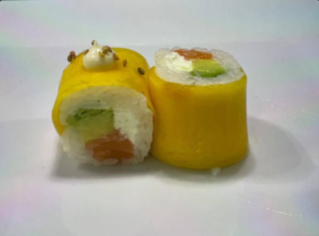 113- dragon roll saumon cheese mangue avocat yuzu