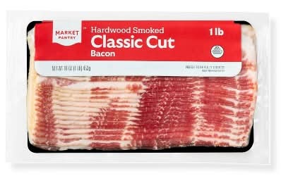 Hardwood Smoked Classic Cut Bacon - 16oz - Market Pantry™
