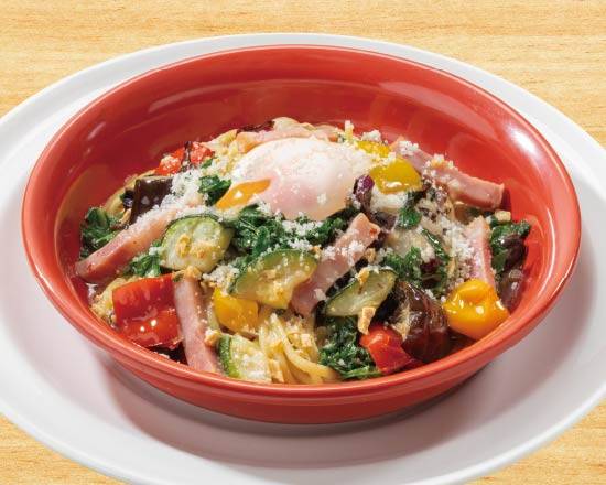 ベーコンとケールのぺぺたま Peperoncino Egg Pasta with Bacon and Kale