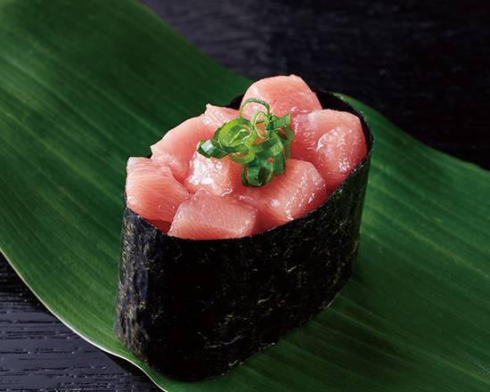 中トロ軍艦(1貫)【 V833 】 Medium-Fatty Tuna Gunkan Sushi