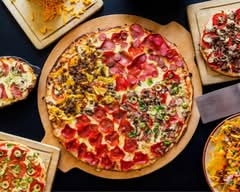 Monster Pizza Plaza Centro del Mundo local #9