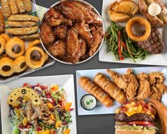 Quaker Steak & Lube (5800 Patriot Blvd.)