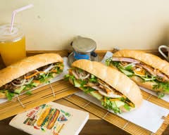 バインミーシンチャオ栄店 BANH MI XIN CHAO SAKAETEN
