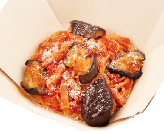 揚げ茄子とベーコンのトマトソース Tomato Spaghetti with Fried Eggplant and Bacon