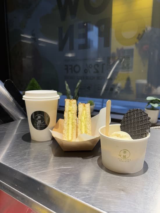 Cha Cheng Tealato (56 Wellesley St W)