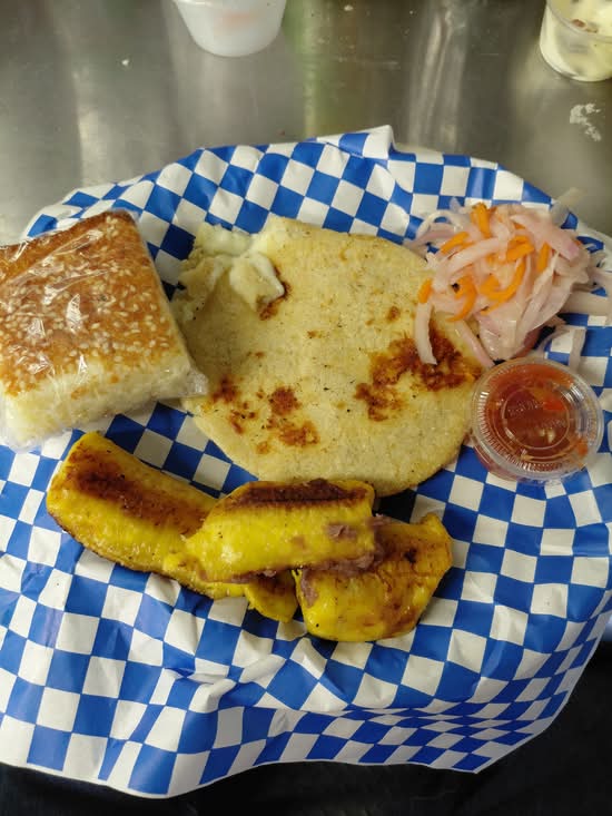 One Up Pupusas