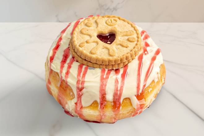 Jammie Dodger with white chocolate & strawberry sauce - Doughnut
