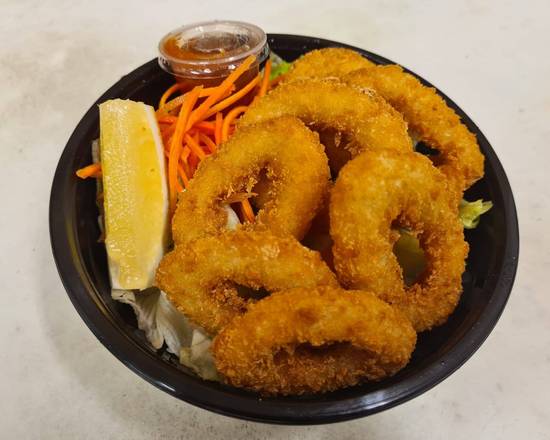 Deep Fried Calamari Rings Salad