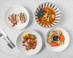 Le Momos (275 Main Street)