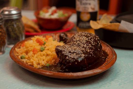 Mole poblano con pollo