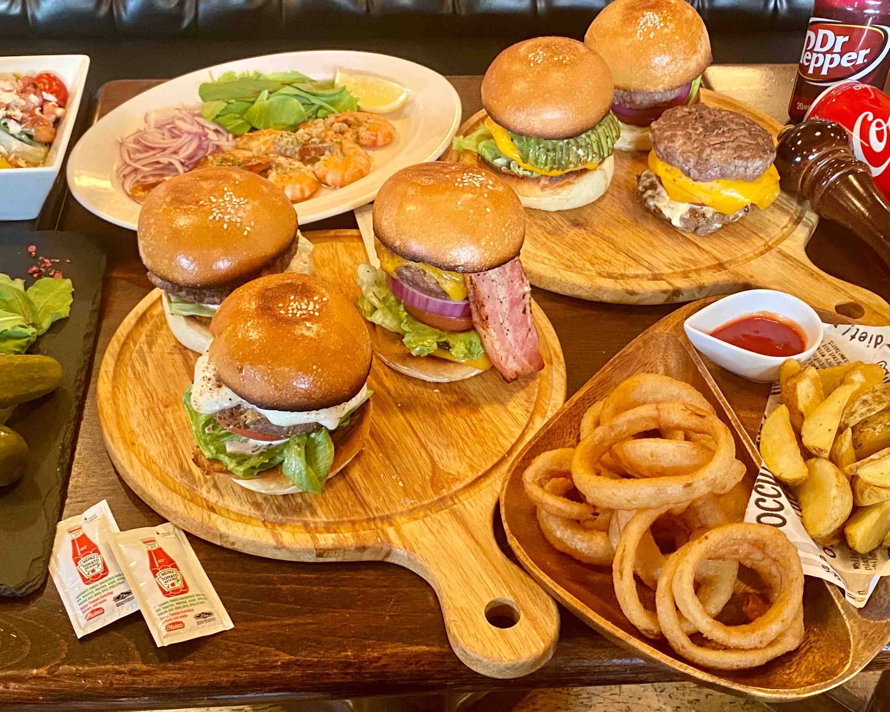 肉らしいほど肉々しいハンバーガーショップ NIKUIZE