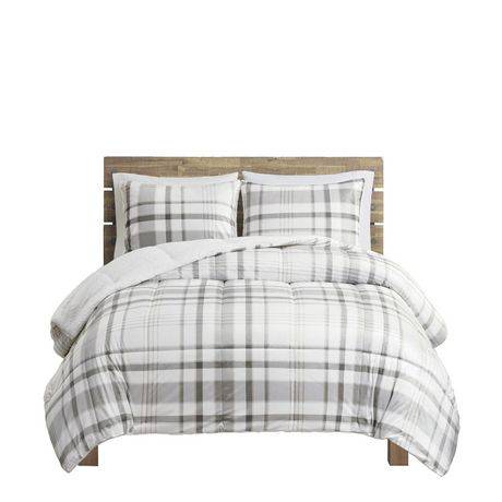 3 Piece Plush Reversible Comforter set (Size: Double/Queen)