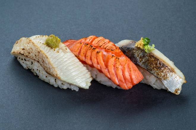 (b196) Aburi Trio Sushi