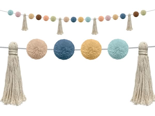 Teacher Created Resources Pom-Poms And Tassels Garland, Everyone Is Welcome, 5" x 60"