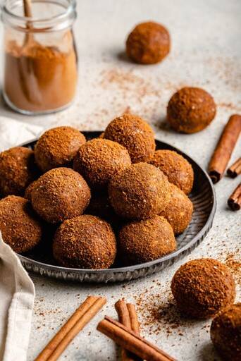 Almond Butternut Snickerdoodles