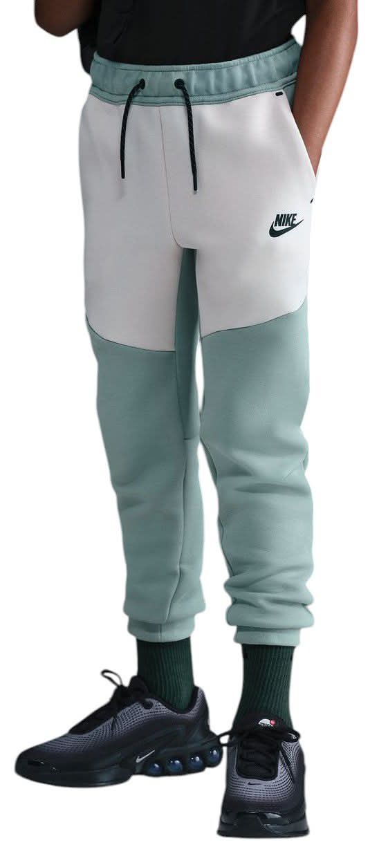 nike joggers near me