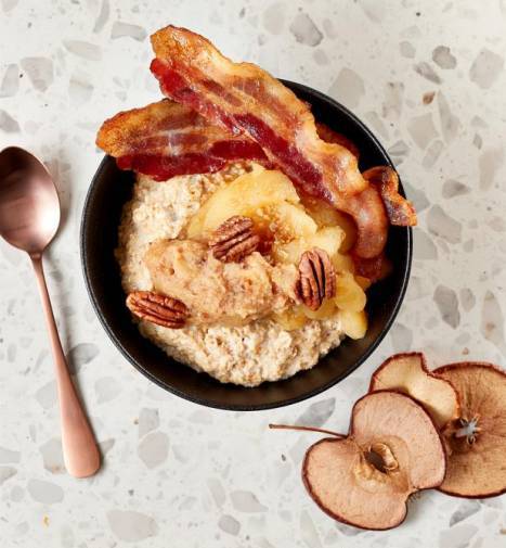 Gruau gourmand : Pommes caramélisées et bacon  / Apple and bacon Oatmeal