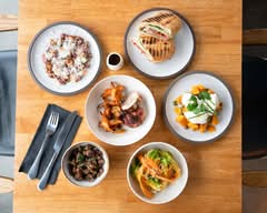 Comptoir Édouard Et Léo (263 Rue Elm)