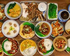Nom Nom Bistro