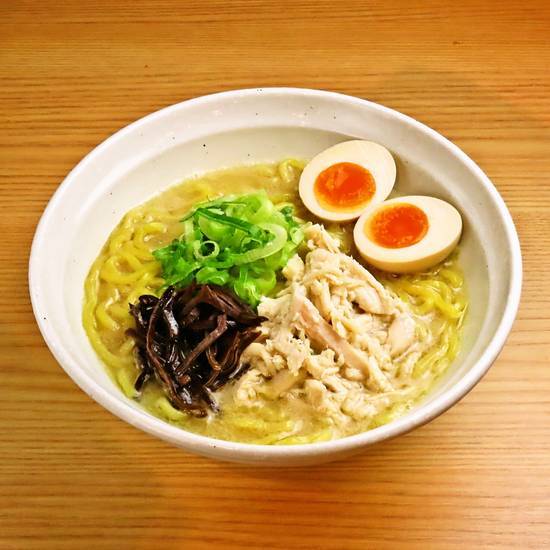 味玉付き鶏白湯ラーメン