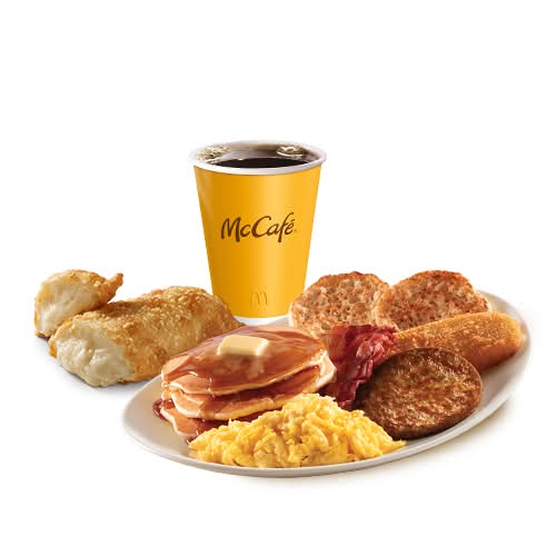 McTrío Desayuno Deluxe + Pay de Queso