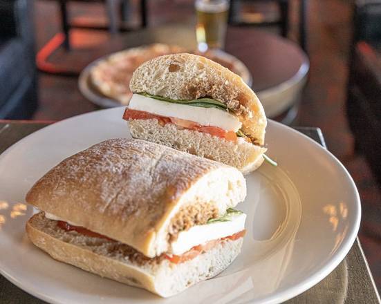 Fresh Mozzarella & Tomato