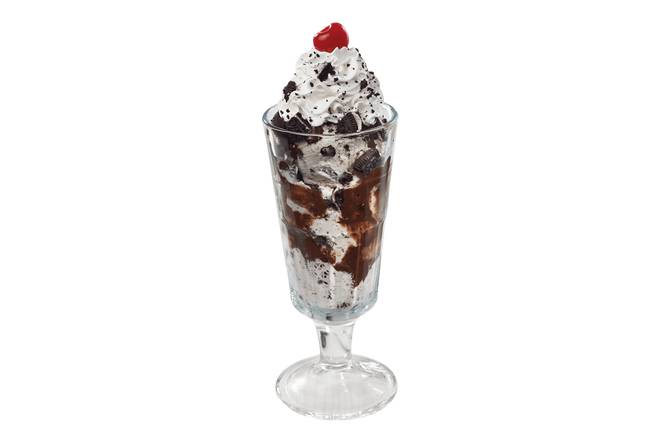 Ultimate Cookies ‘N Cream Sundae