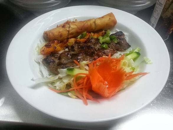 314. Grilled Beef, Shrimp, and a Spring Roll on Vermicelli