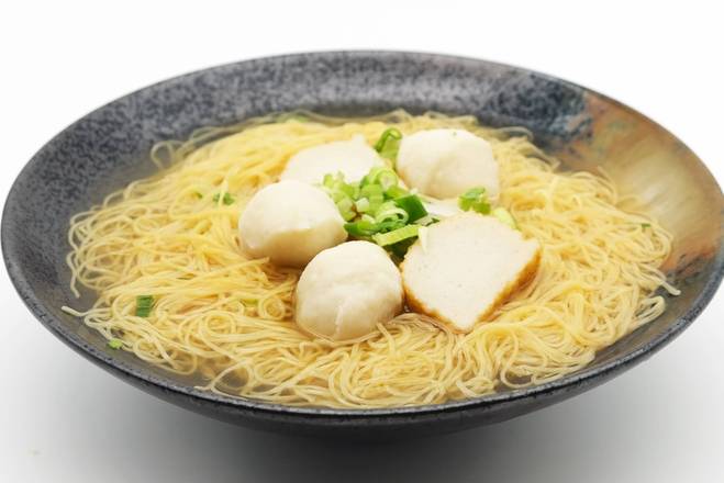 D15. Fish Ball Noodle in Soup 魚蛋魚片麵