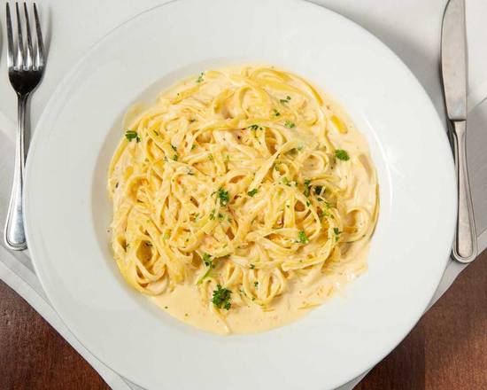 Classic Fettuccine Alfredo