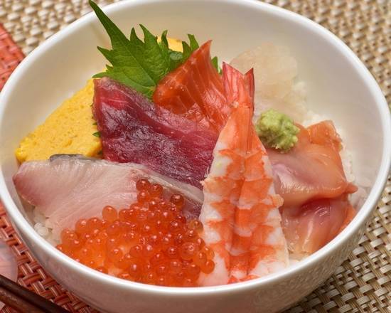 海鮮ネタ「7種」丼 Seafood Seven Rice Bowl