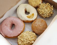 Gigi's Doughnuts (1 E 118th St)