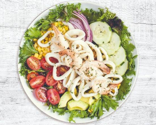 Ensalada De Camarones Y Calamares Al Ajillo