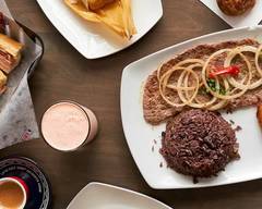 Maggie's Place Latin Cafe (132 SE Hernando Ave)