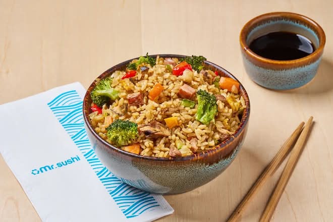 Bowl Yakimeshi Rib Eye - Rib Eye, Brócoli y Salsa Ajonjolí