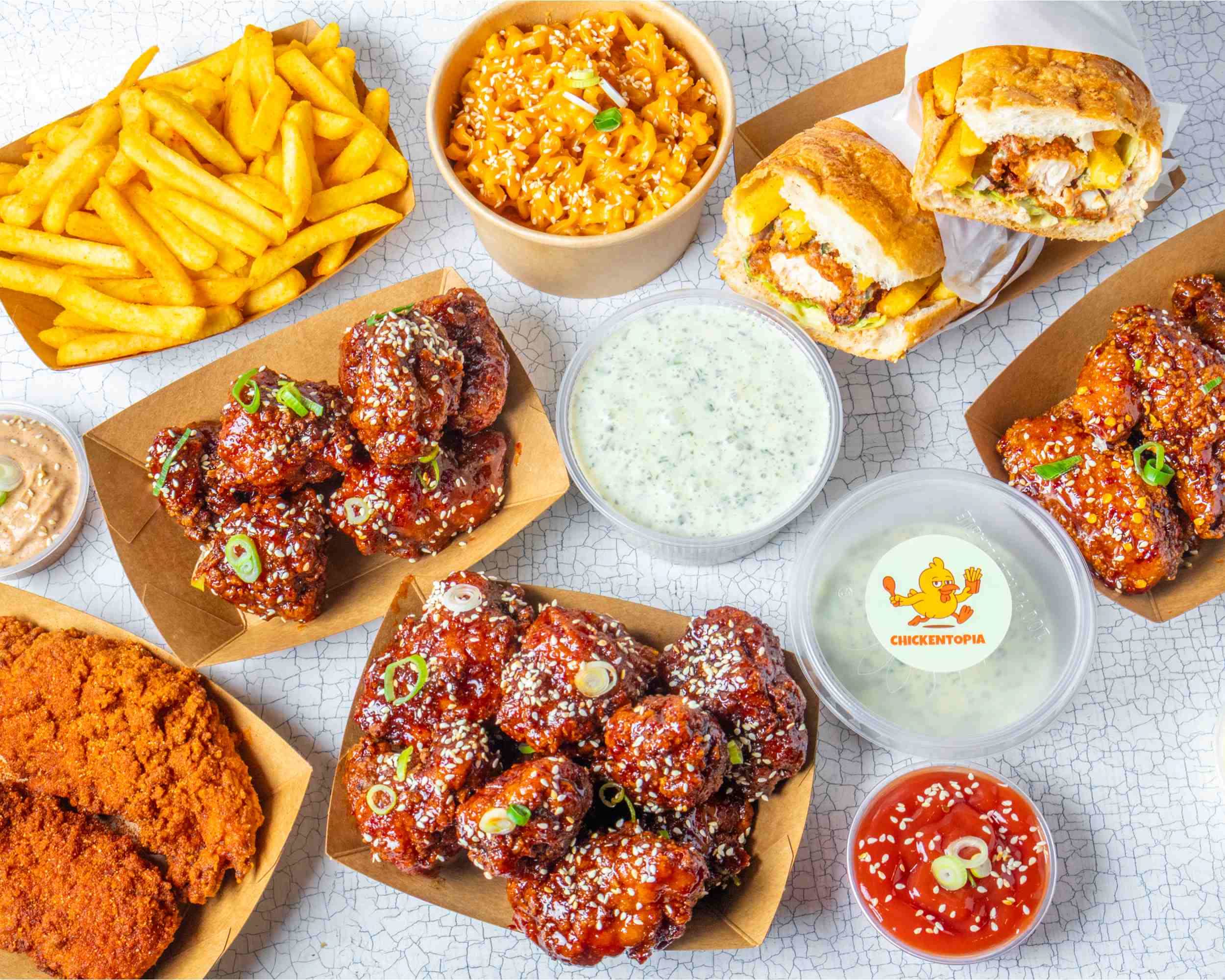 Chickentopia Fried Chicken, Sandwiches, Pommes und Dips