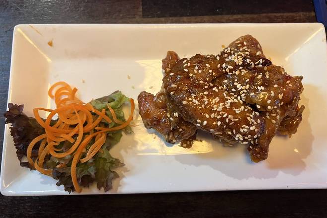 Fried Chicken Wings with Korean chilli sauce