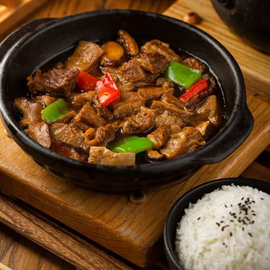 黄焖牛腩饭 Braised Beef Brisket With Rice