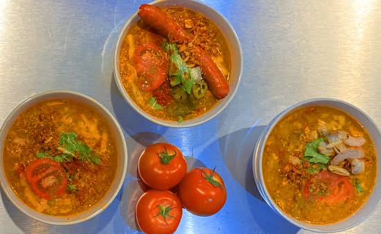 トマトとんこつラーメン&ピザ 新宿ダイニングバー LIPPLE