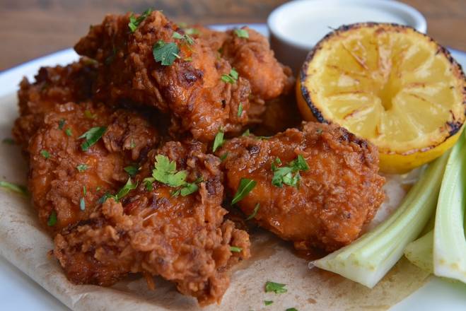 CRISPY BONELESS CHICKEN WINGS